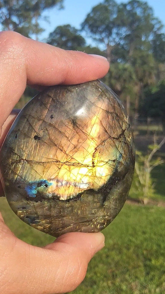 Labradorite Palm Stone 6.31 oz Natural Stone
