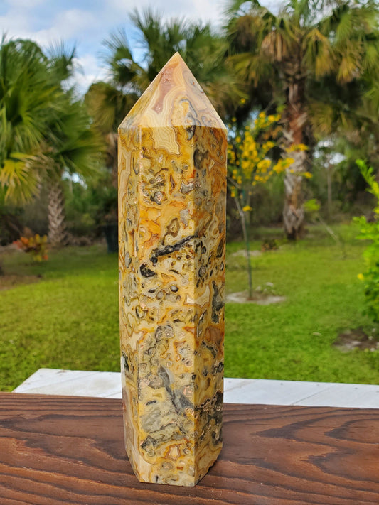 Mexican Crazy Lace Agate Tower 31.4 oz Natural Stone
